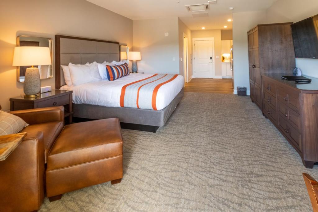 Resort Studio with Kitchen and King Bed