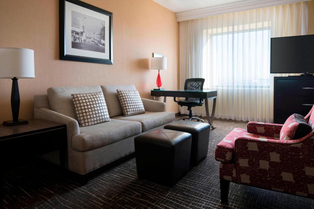 Queen Room with Two Queen Beds – Non-Smoking