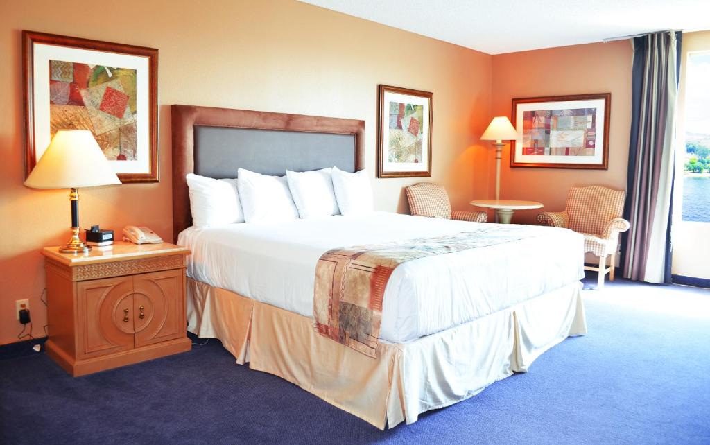 Deluxe King Room with River View