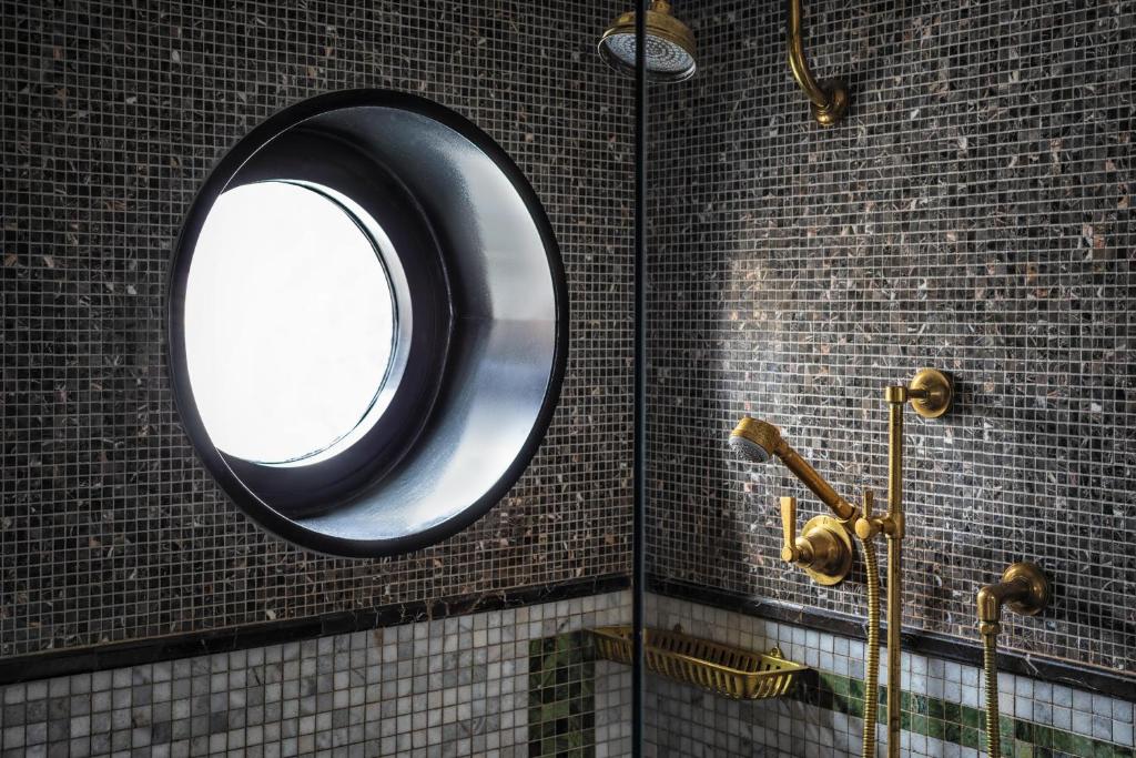 Junior Suite 1 King Sofa bed Street view