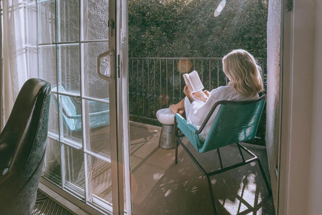 ADA Signature 2 Queens Suite