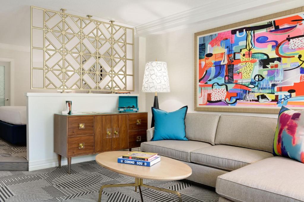 Signature King Suite top floor with Balcony