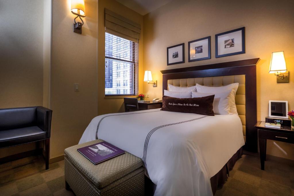 Petite Room with One Full Bed