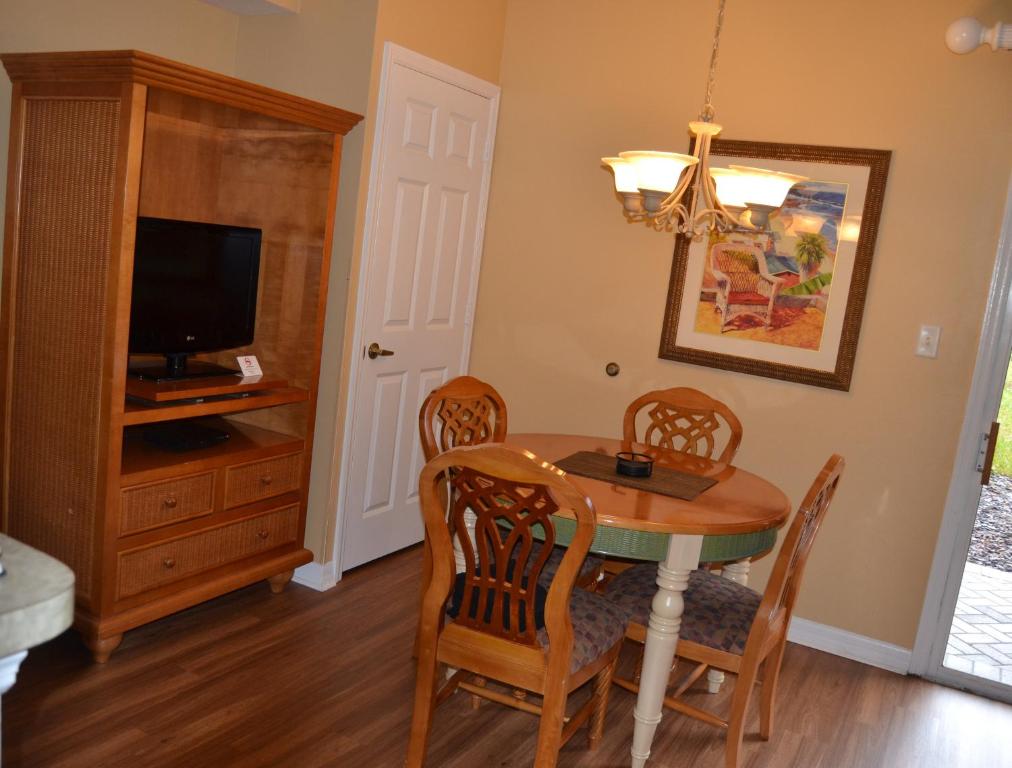 Queen Studio with Sofa Bed