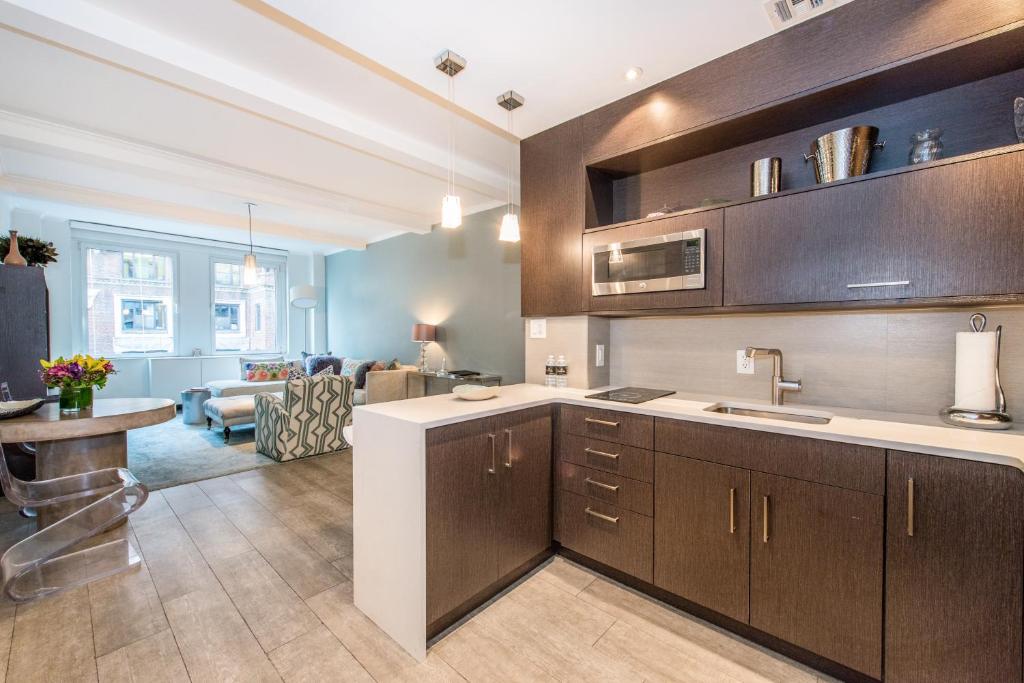 One-Bedroom King Suite