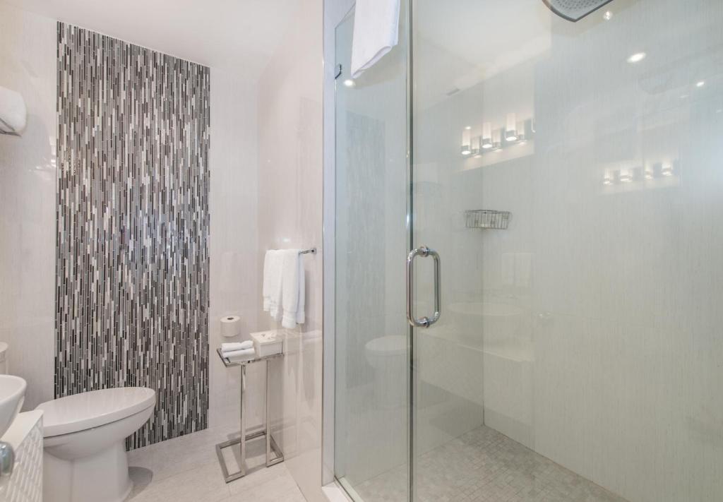 One-Bedroom King Suite