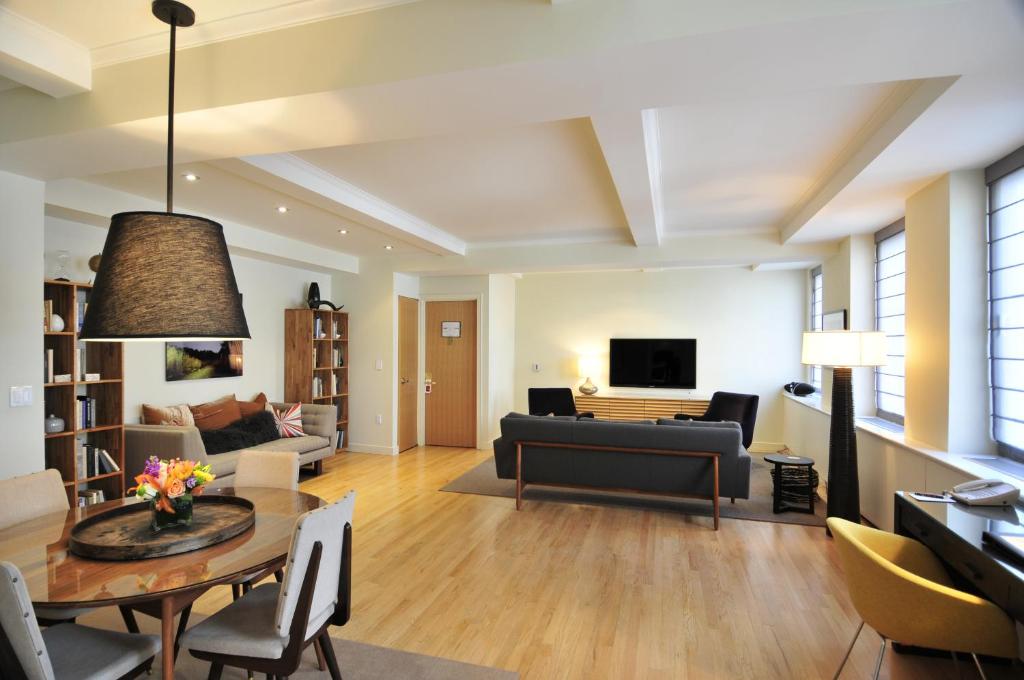 One-Bedroom King Suite