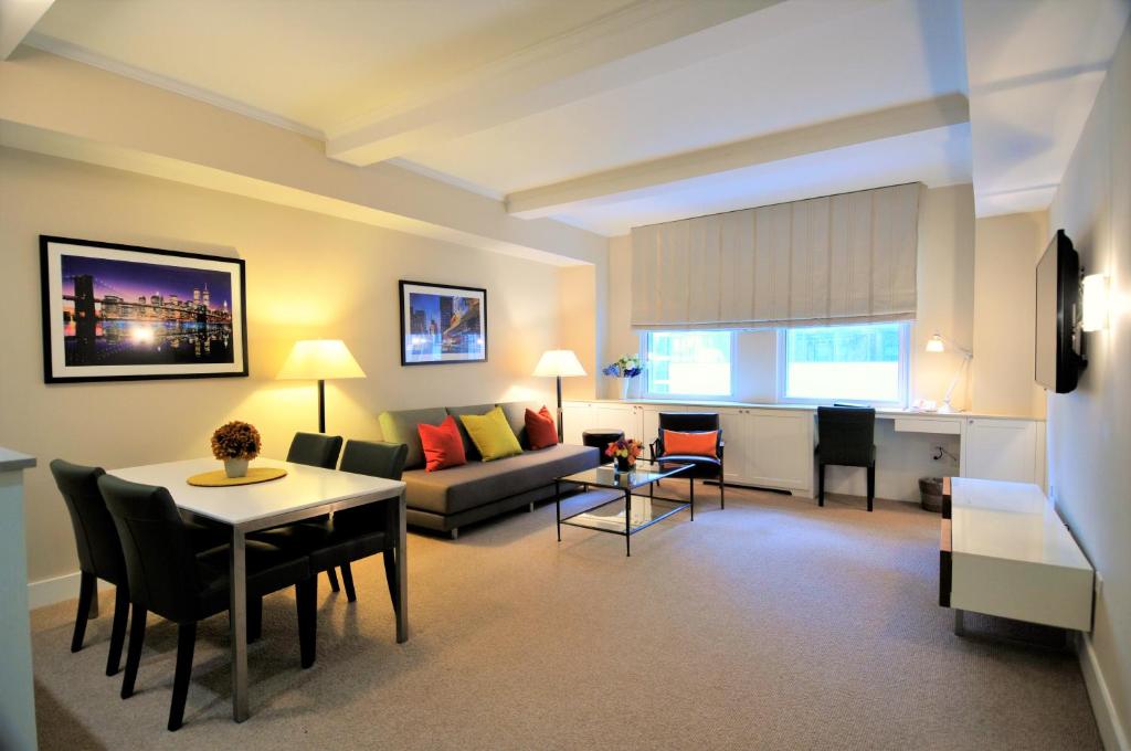 One-Bedroom King Suite