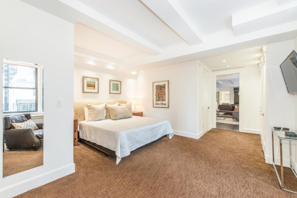 One-Bedroom King Suite