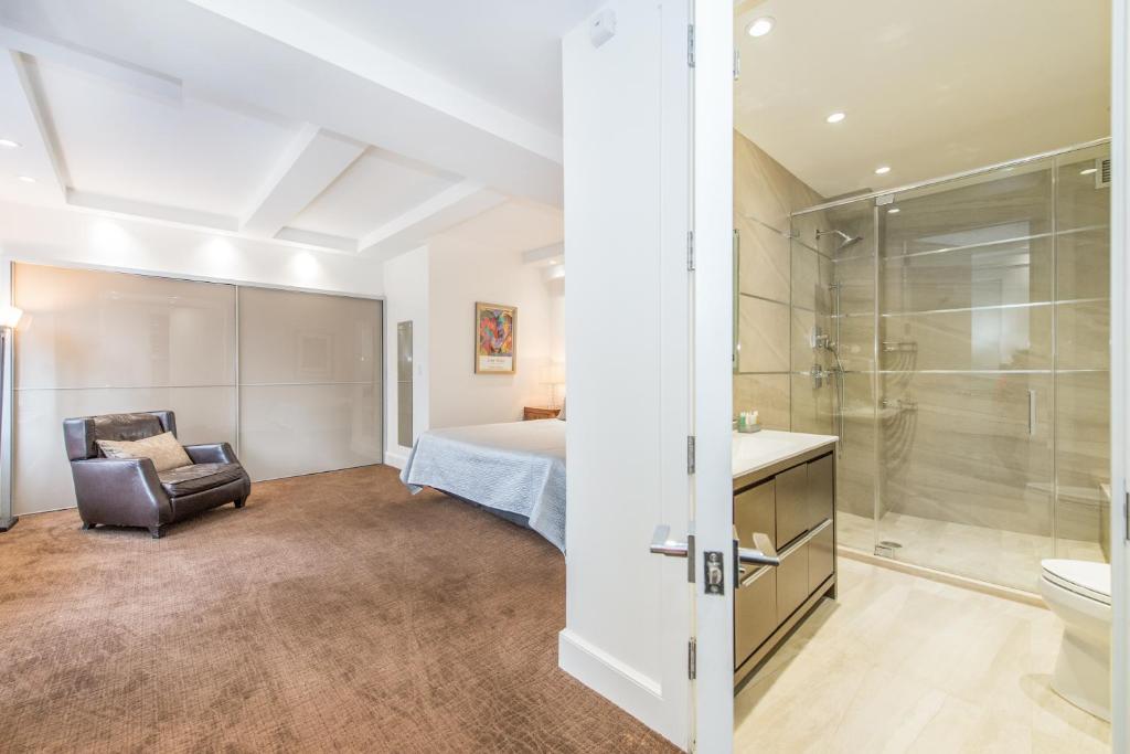 One-Bedroom King Suite