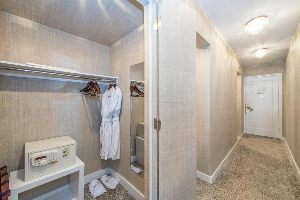 One-Bedroom Suite with Two Queen Beds