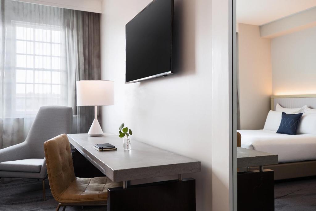 King Room with Claw Foot Tub