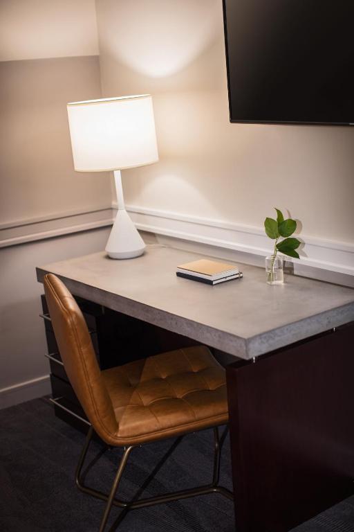 King Suite – Disability Access