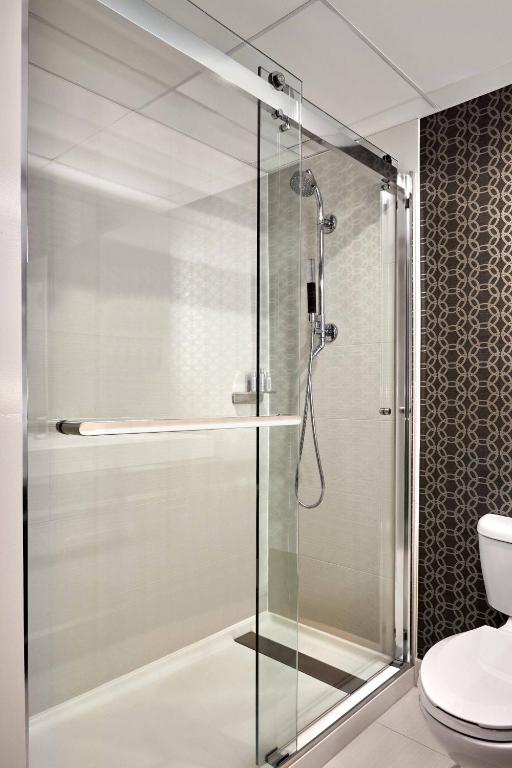 Guest Room with Two Double Beds