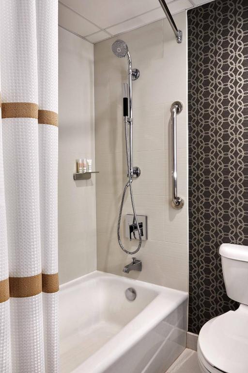 Guest Room with Two Double Beds