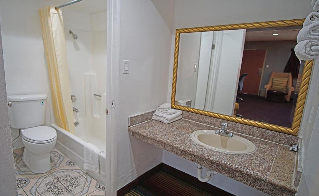 Smoking Large King Room