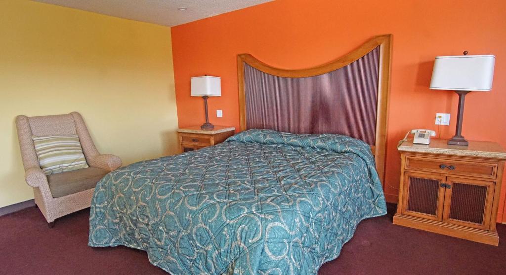 Smoking Large King Room