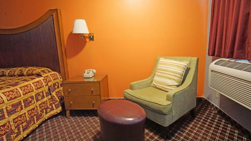 Smoking Large King Room