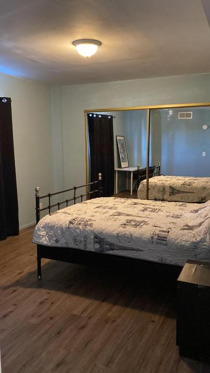 Queen Room with Shared Bathroom