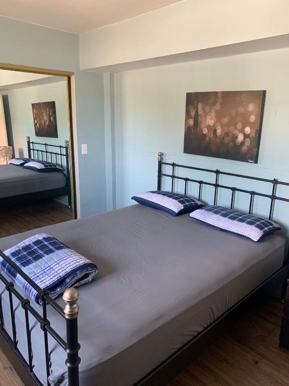 Queen Room with Shared Bathroom