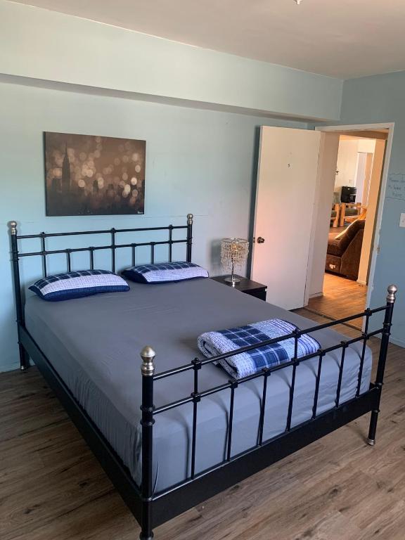 Queen Room with Shared Bathroom