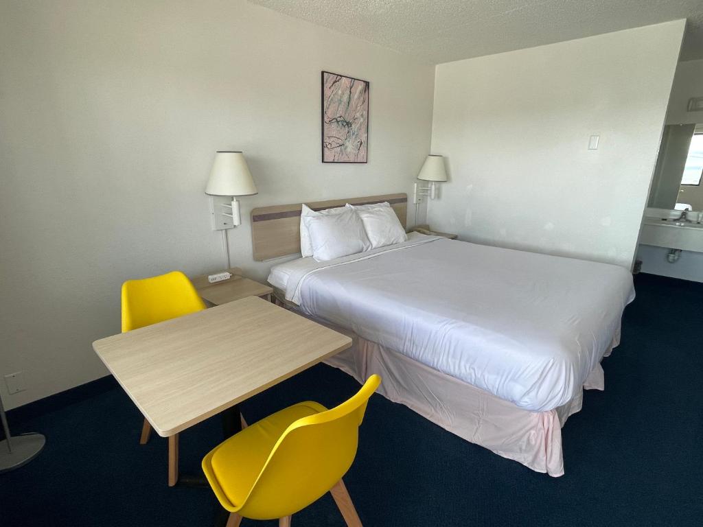 King Room – Non-Smoking