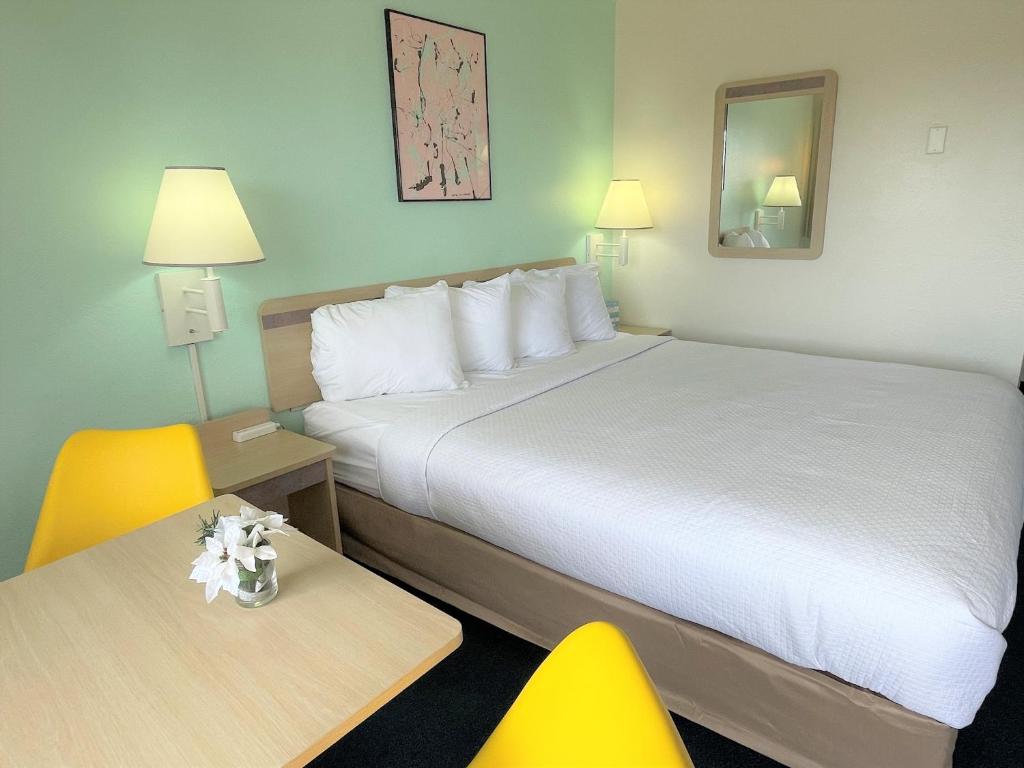 King Room – Non-Smoking