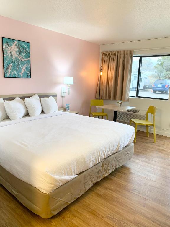 King Room – Non-Smoking