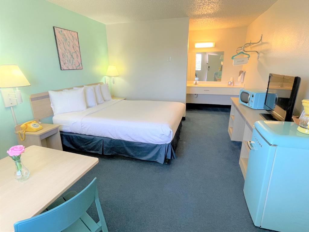 King Room – Non-Smoking