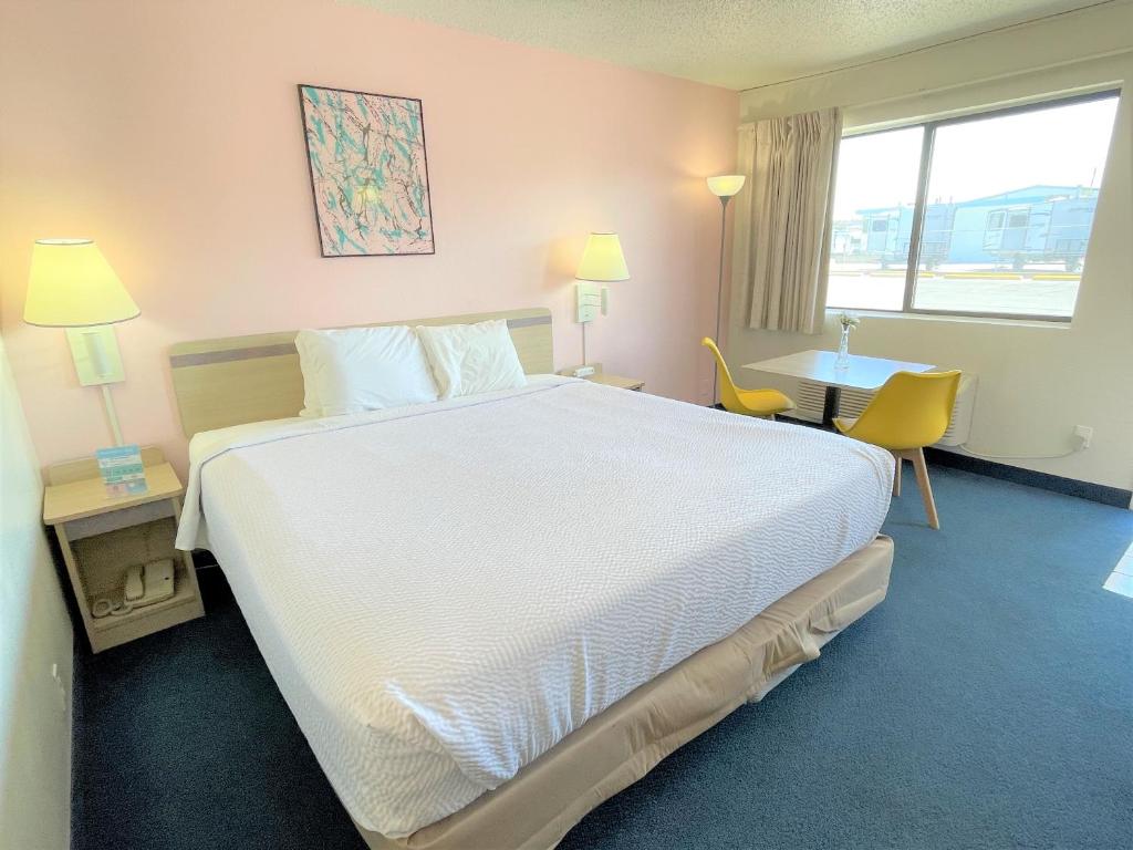 King Room – Non-Smoking