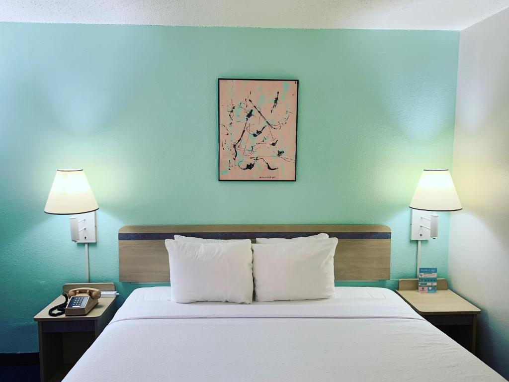 King Room – Non-Smoking