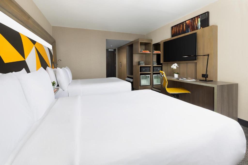 Social Deluxe Times Square Doubles