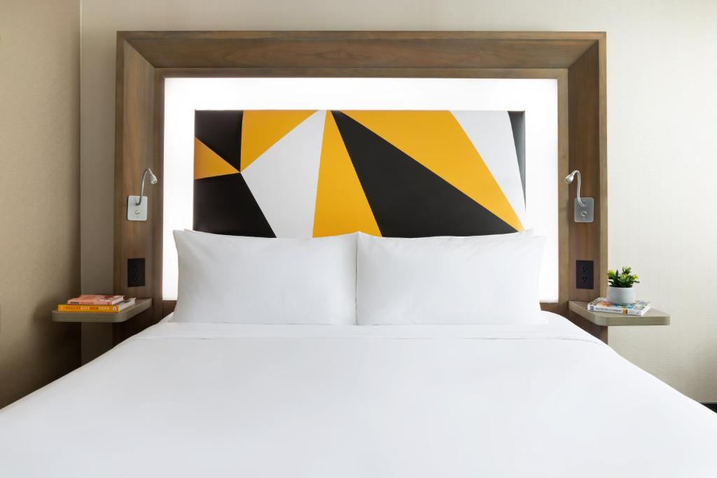 Social Superior Hudson River View King