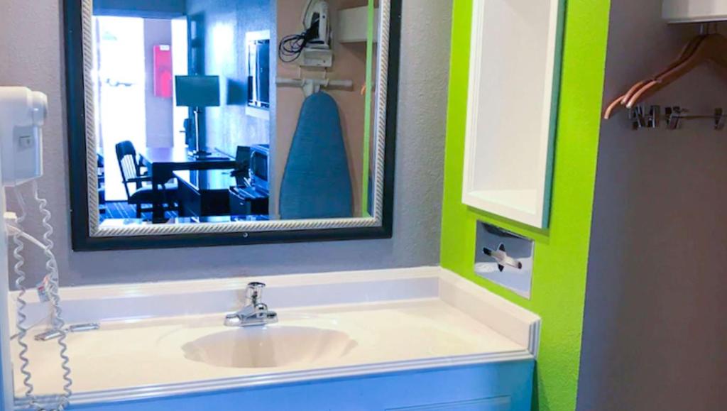 Business Double Room – Non-Smoking