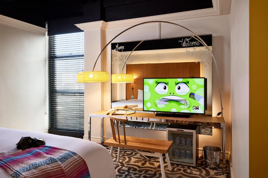 Large Mama Standard Accessible