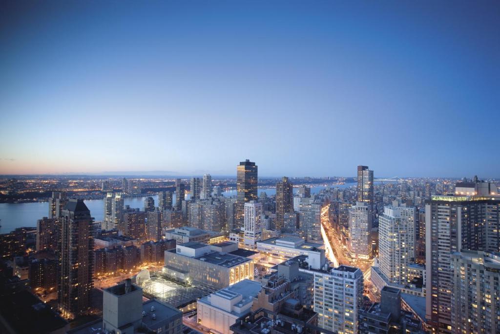 Hudson River View Accessible King – Bathtub