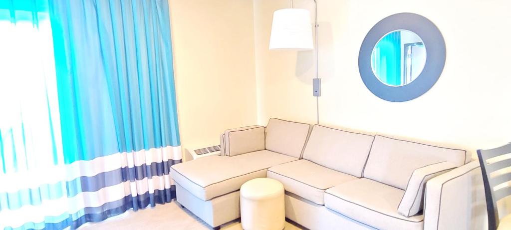 Queen Suite with Two Queen Beds and Sofa Bed – Non-Smoking