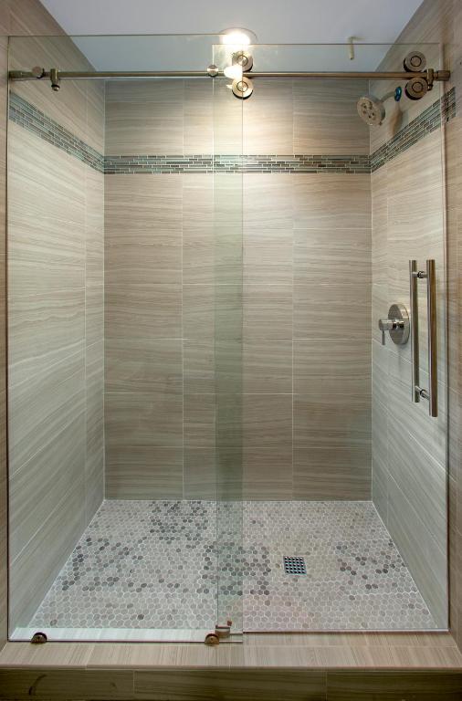 Queen Room with Two Queen Beds with Marina View