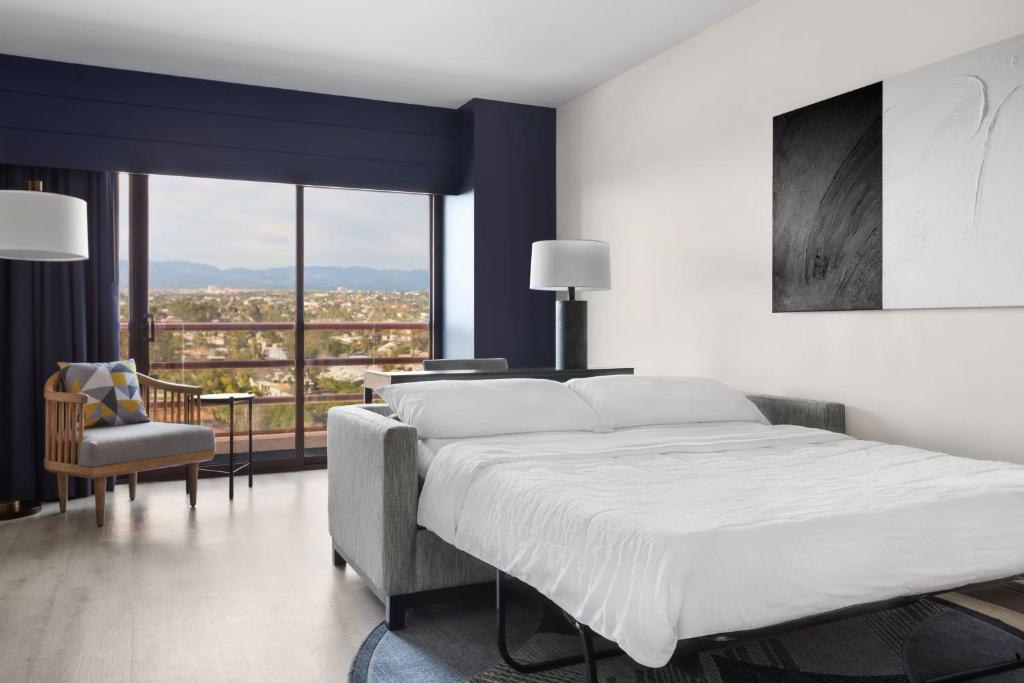 Junior Suite with City View