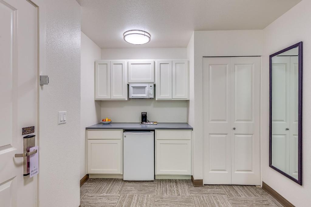 Queen Suite with Two Queen Beds