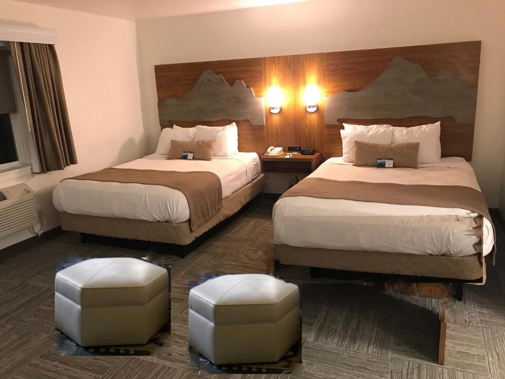 Queen Suite with Two Queen Beds
