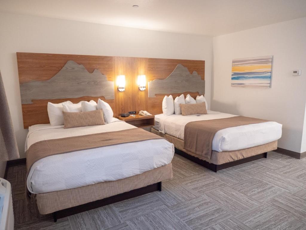 Queen Suite with Two Queen Beds