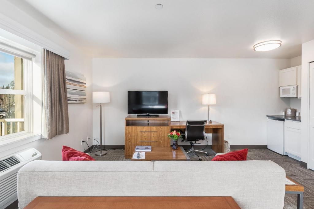 Queen Suite with Two Queen Beds