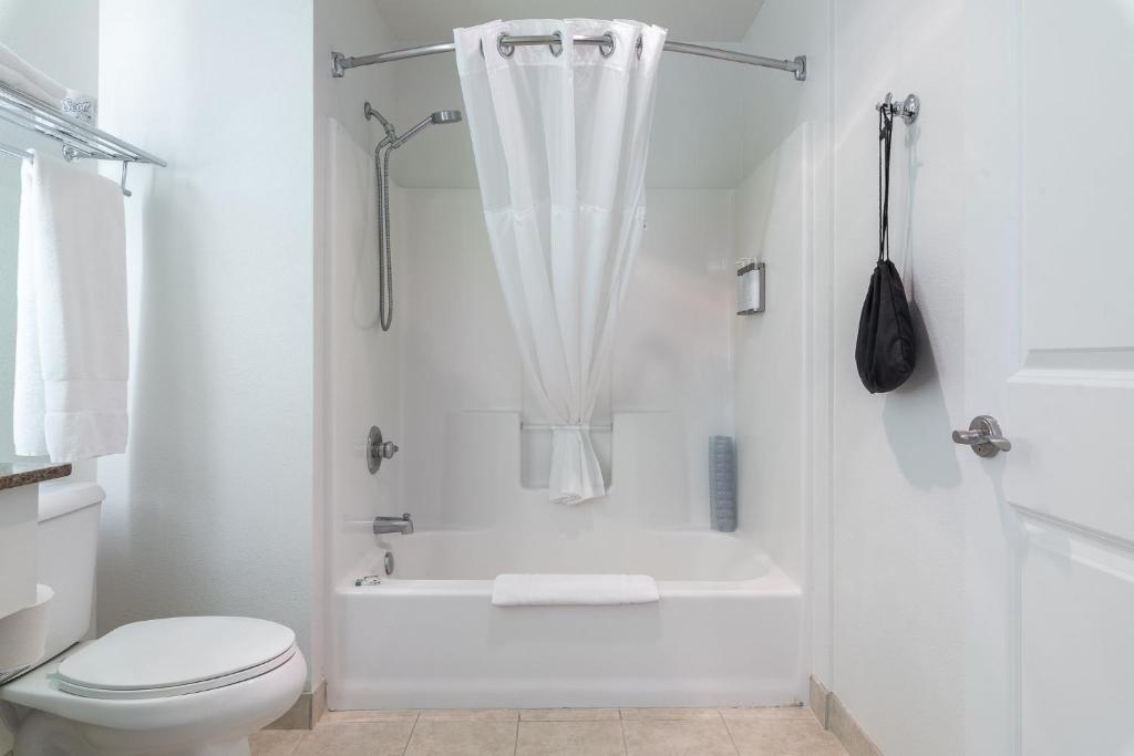 Queen Suite with Two Queen Beds