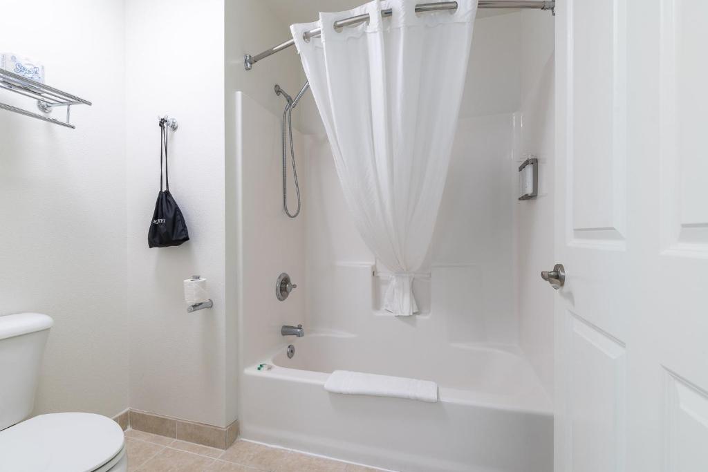 Queen Suite with Two Queen Beds