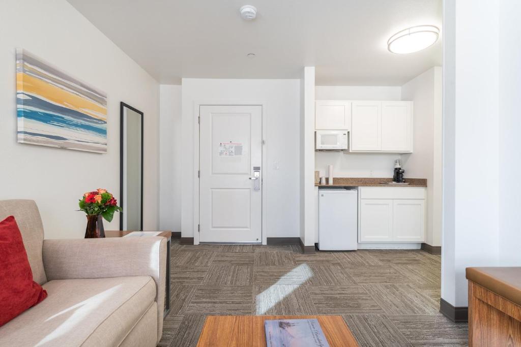 Queen Suite with Two Queen Beds