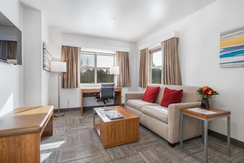 Queen Suite with Two Queen Beds