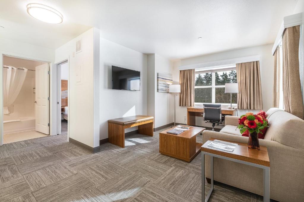 Queen Suite with Two Queen Beds