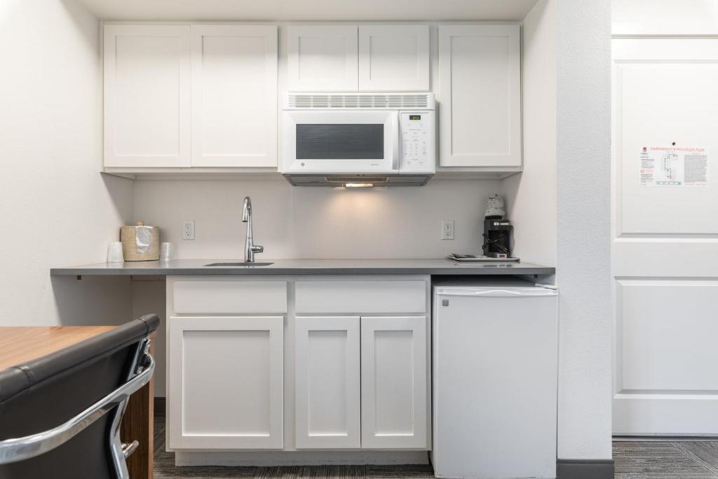 Queen Suite with Two Queen Beds