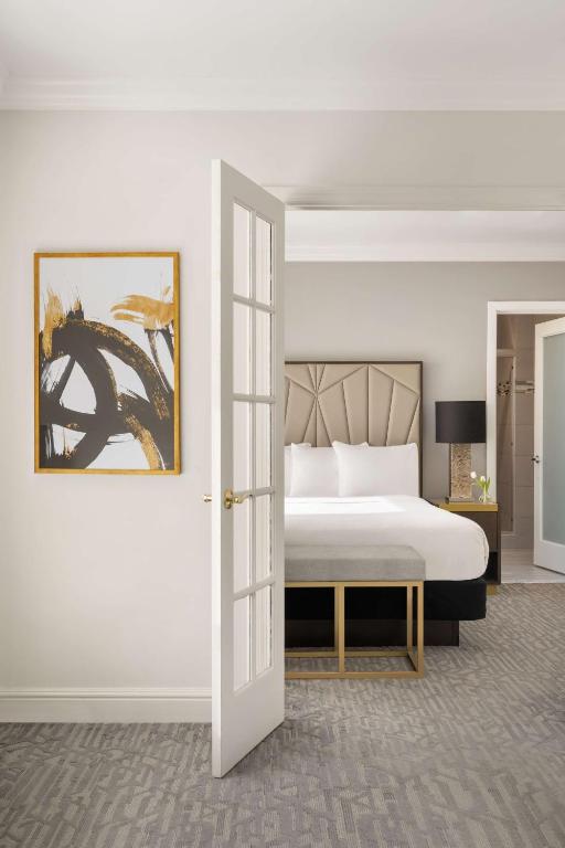 Two-Room Queen Suite with Sofa Bed